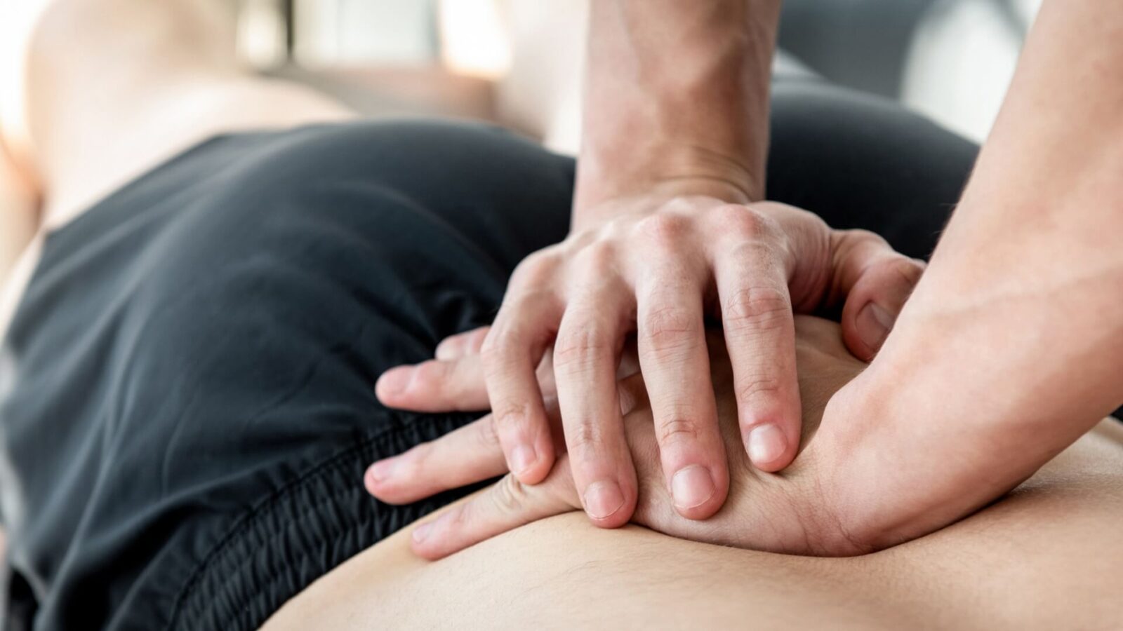 lænde smerter og ned i benet